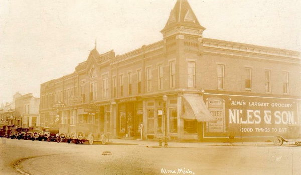 Alma - Old Post Card Photo (newer photo)